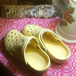 Crocs~ Slip on water clog KOMODO  Yellow Sandal Clog Small 6-7